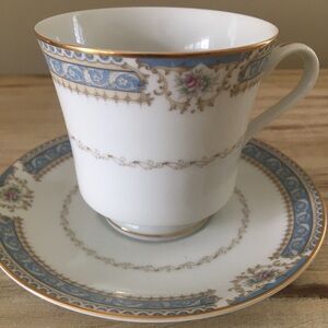 Lot of 4 Vintage Mikasa Lexington footed cup & saucers